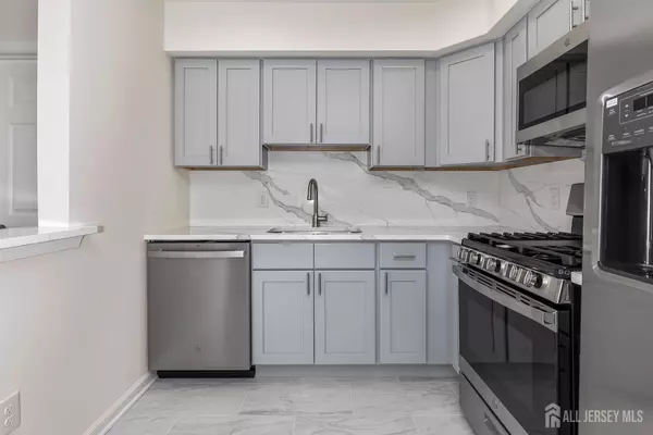 Edison, NJ 08817,1234 Waterford DR