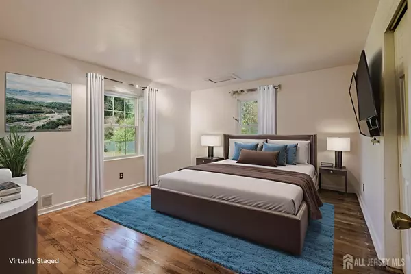 East Brunswick, NJ 08816,2 Louise DR