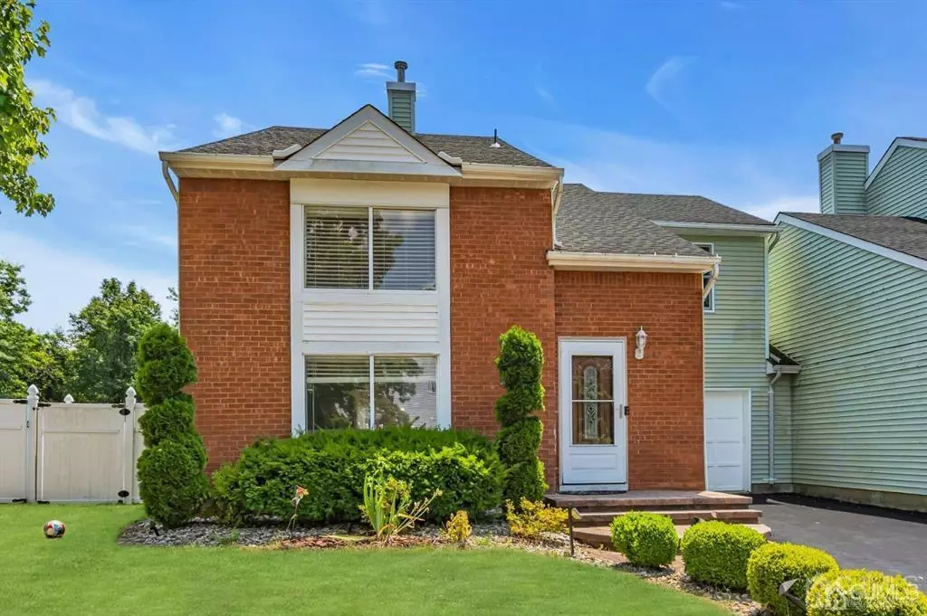 South Brunswick, NJ 08810,47 Woodland WAY