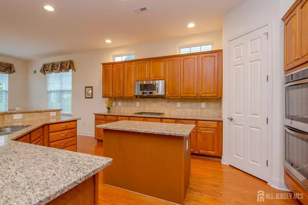 Monroe, NJ 08831,19 Masters DR