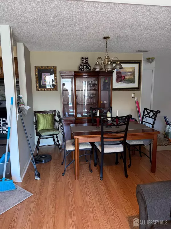 Plainsboro, NJ 08536,8408 Tamarron DR