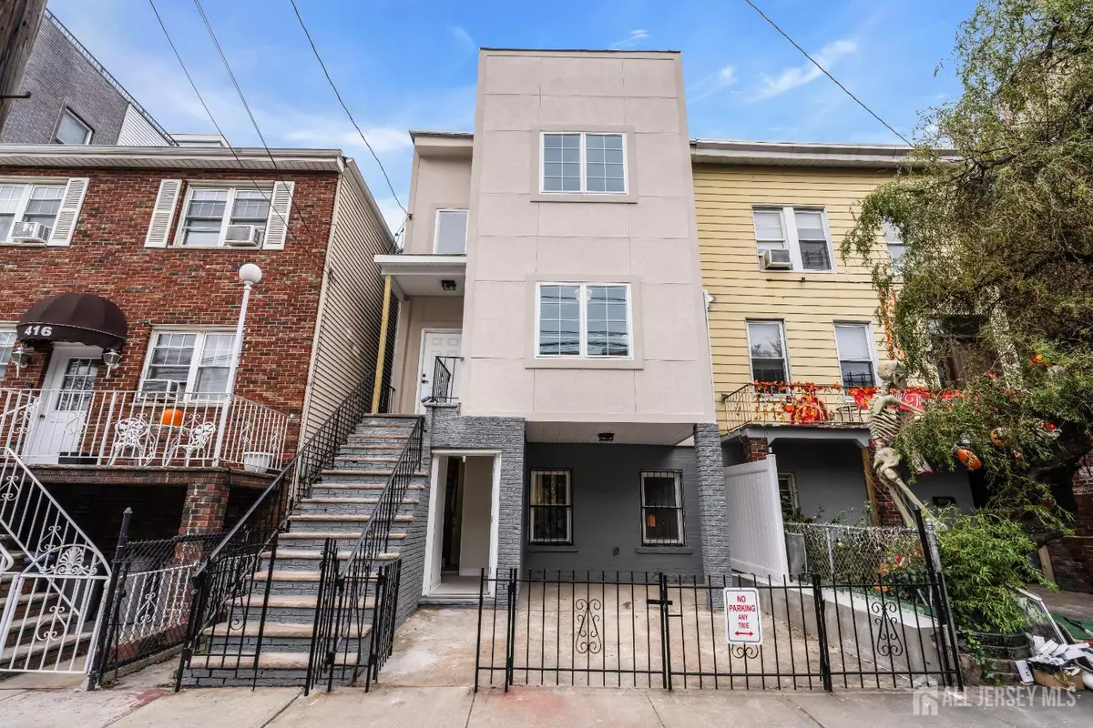 Union City, NJ 07087,414 6th ST