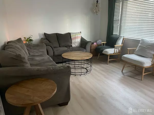 Edison, NJ 08817,2705 Woodbridge AVE