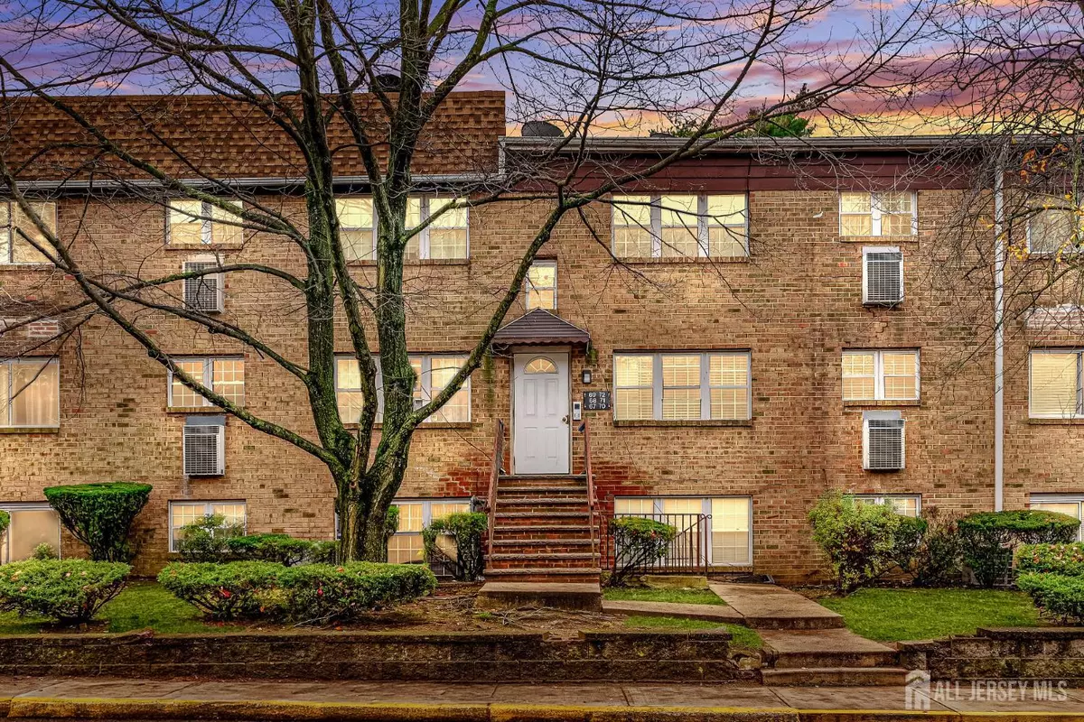 Edison, NJ 08817,71 College DR