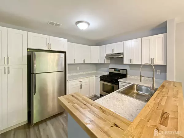 South Brunswick, NJ 08852,5062 Beech CT