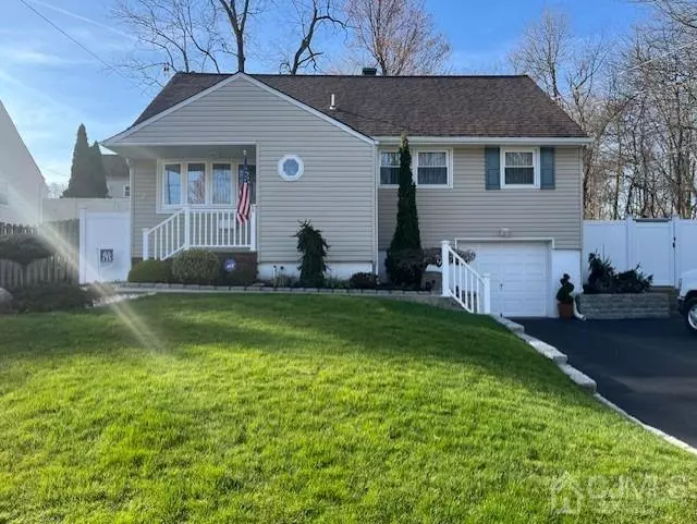 2 Wall ST, Metuchen, NJ 08840