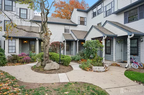 809 Woodbridge Commons WAY, Iselin, NJ 08830