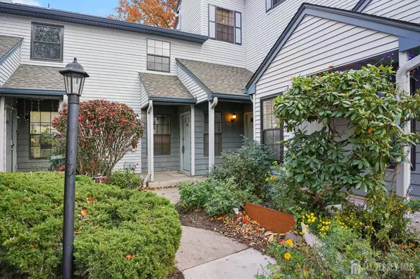 Iselin, NJ 08830,809 Woodbridge Commons WAY