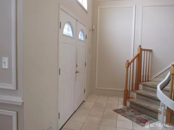 Edison, NJ 08837,103 Tived LN