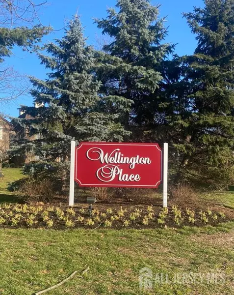 604 Wellington PL, Aberdeen, NJ 07747