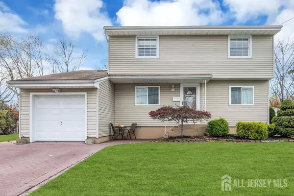 46 Owens RD, Old Bridge, NJ 08857