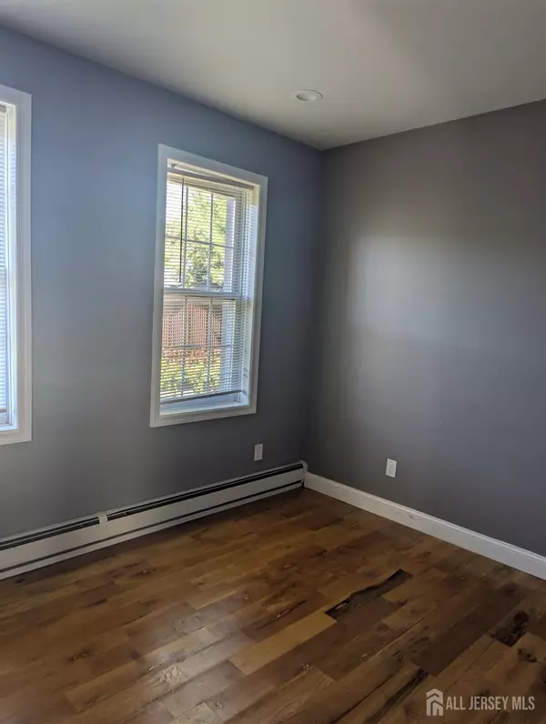 South Amboy, NJ 08879,300 Cedar ST