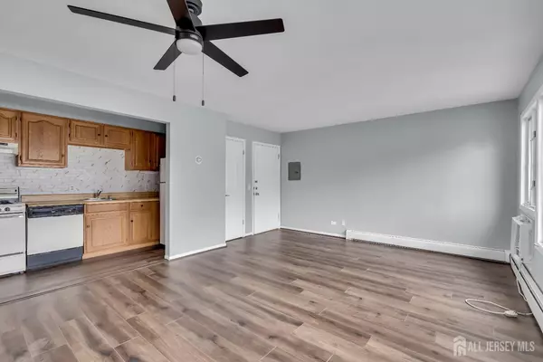 Scotch Plains, NJ 07076,1595 E 2nd ST #2