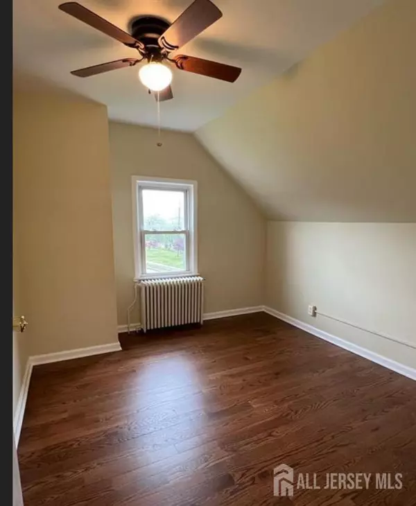 Edison, NJ 08837,1061 King Georges Post RD