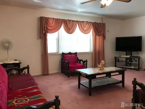 Perth Amboy, NJ 08861,689 Mary ST