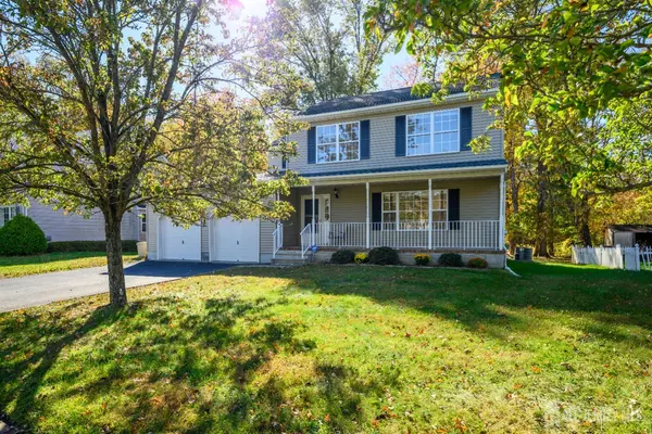 9 Blossom DR, Ewing, NJ 08638