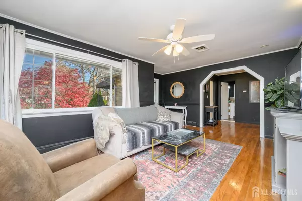 Iselin, NJ 08830,34 N Juliet ST N