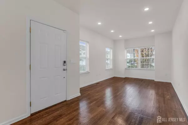 South Plainfield, NJ 07080,49 Campbell ST