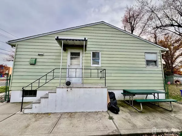 Edison, NJ 08817,340 Old Post RD