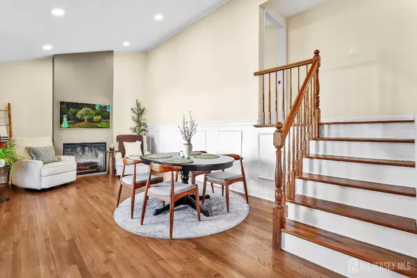 Colonia, NJ 07067,99 Cameo PL