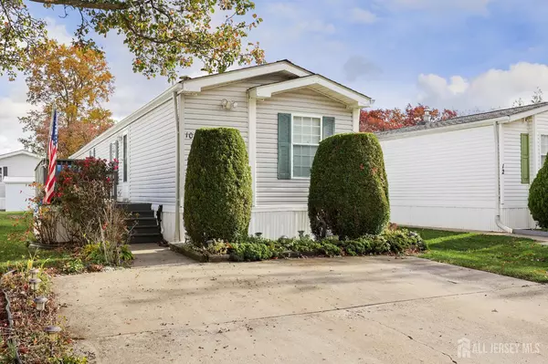 North Brunswick, NJ 08902,10 Twain RD