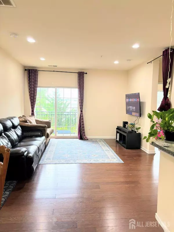 South Plainfield, NJ 07080,626 Strassle WAY