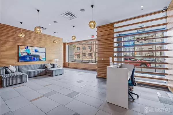 New Brunswick, NJ 08901,110 somerset ST #2205