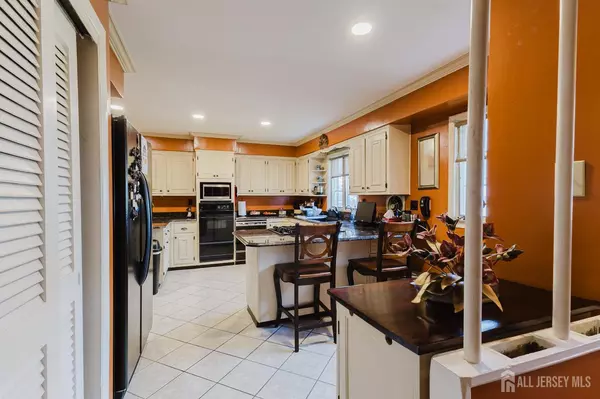 New Brunswick, NJ 08901,11 Edgeworth PL