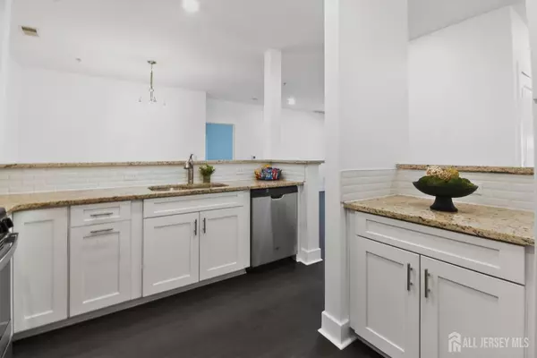 Monroe, NJ 08831,626 Marion LN