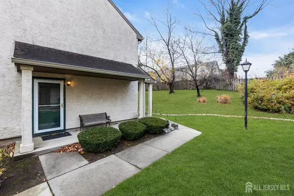 East Brunswick, NJ 08816,1703 Commons DR