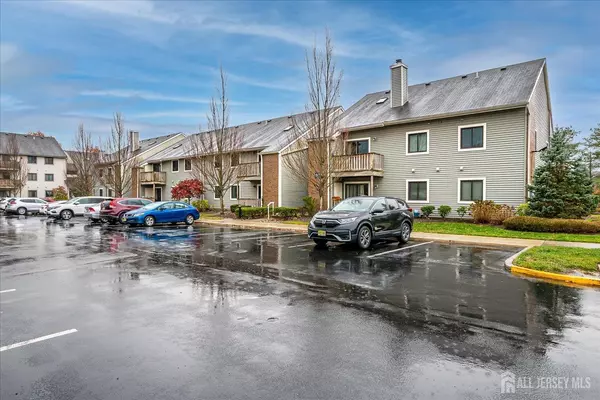 Plainsboro, NJ 08536,211 Ravens Crest DR