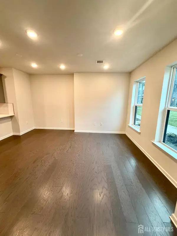 New Brunswick, NJ 08901,808 Sadie CIR