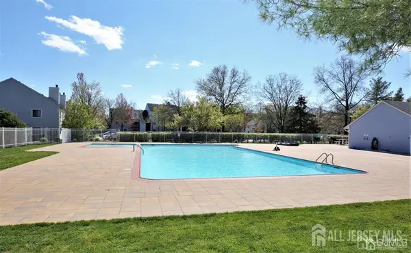 Plainsboro, NJ 08536,1018 Aspen DR