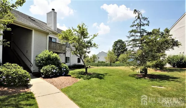 Plainsboro, NJ 08536,1018 Aspen DR