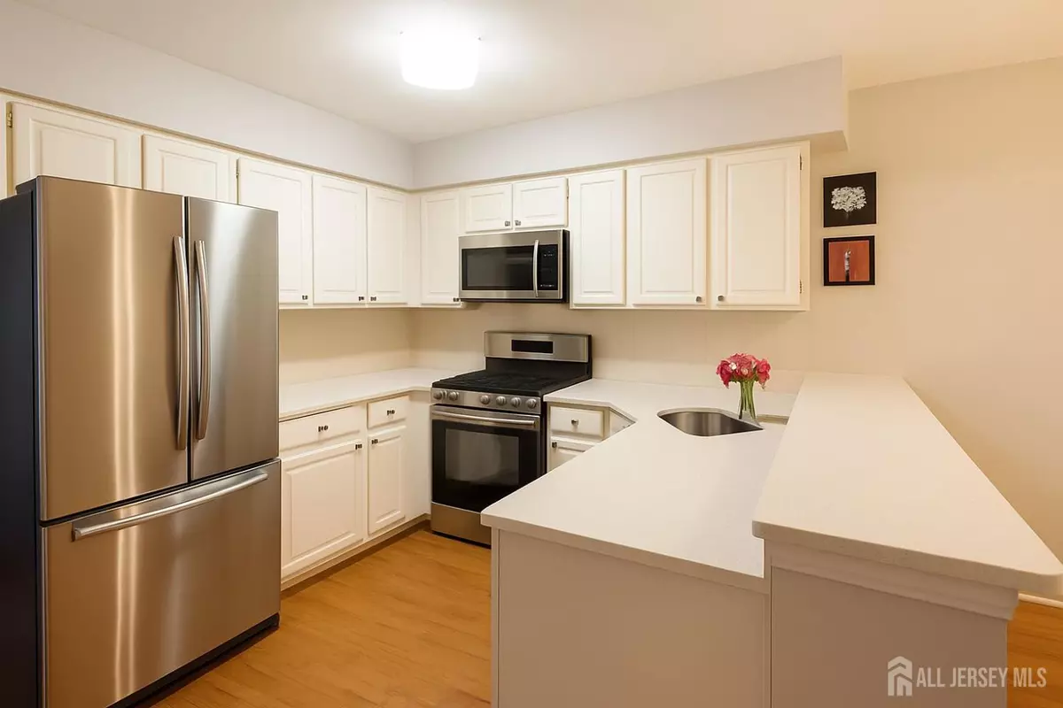 South Brunswick, NJ 08852,44 Heather CT