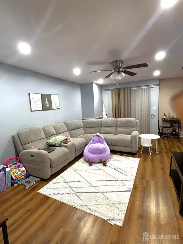 Avenel, NJ 07001,2905 madaline DR