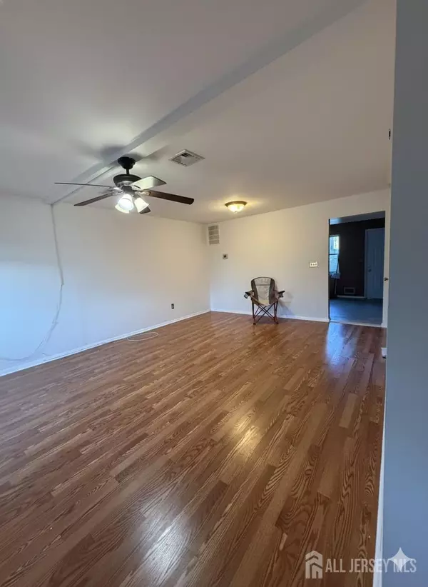 Carteret, NJ 07008,150 LOWELL ST