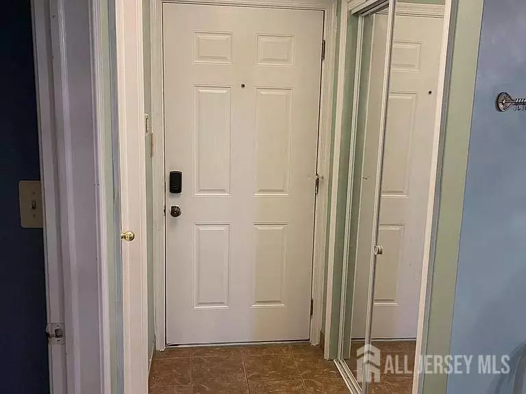 Bound Brook, NJ 08805,420 Stratford PL