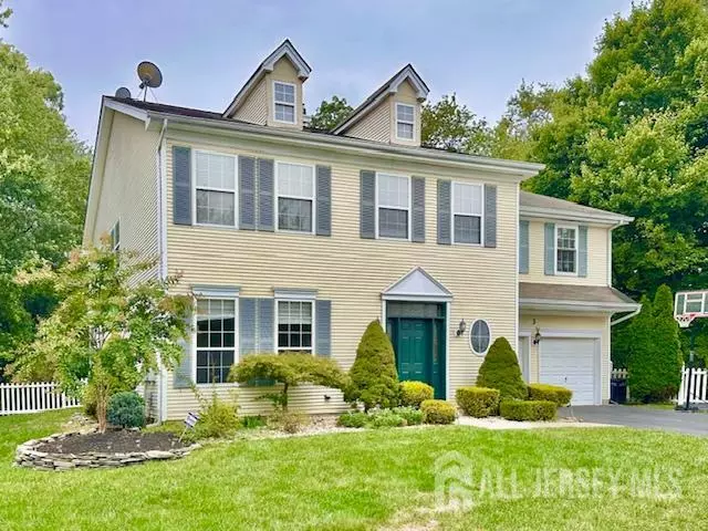 3 Mountain Laurel RD, Morganville, NJ 07751