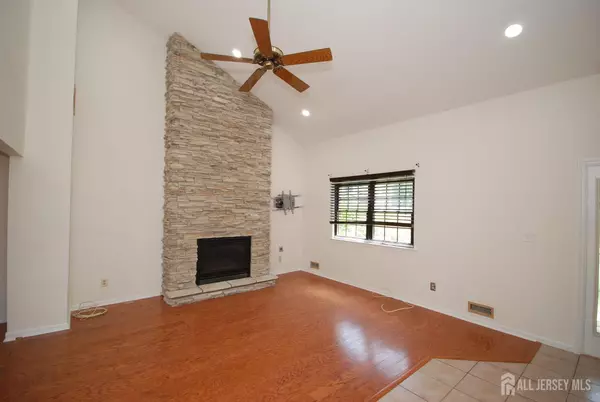 Sayreville, NJ 08872,1 Wellington CT