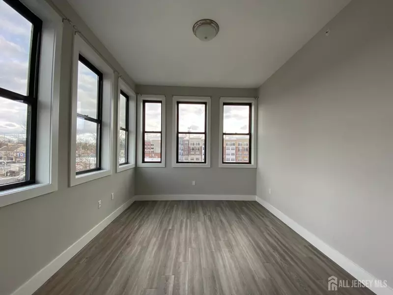 22 Center ST #302, Metuchen, NJ 08840