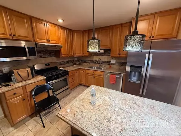 Sayreville, NJ 08872,9 GARDENIA CT CT