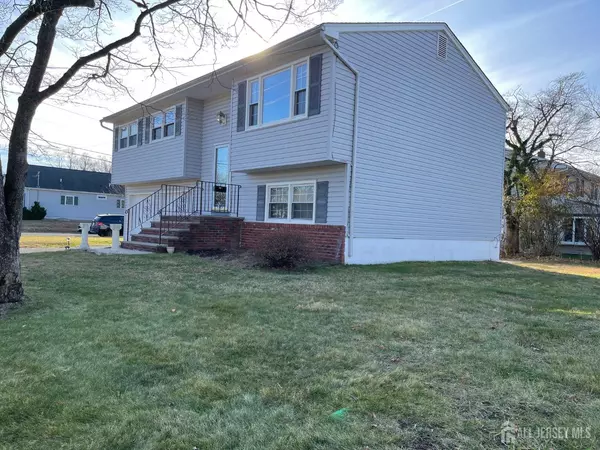 57 Greenbrook Rd RD, Middlesex, NJ 08846