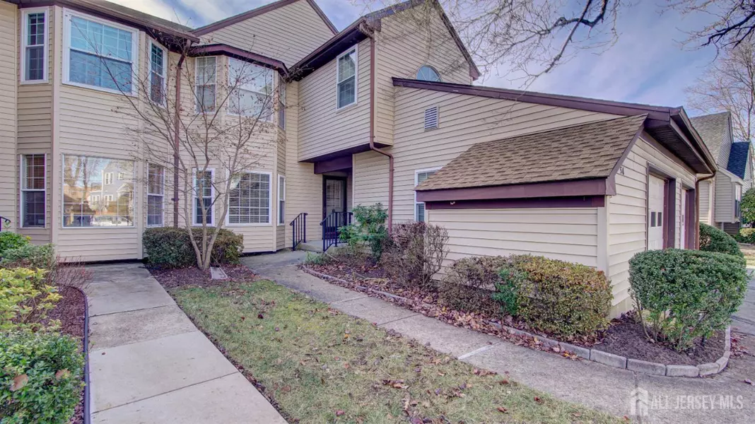 5-A Hillsborough DR, Monroe, NJ 08831