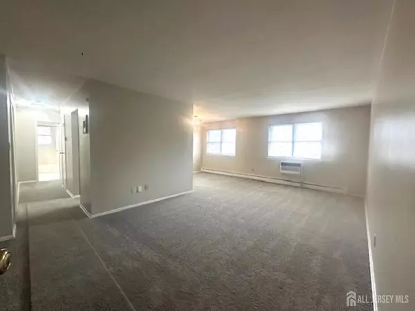 Freehold Twp, NJ 07728,8 Manchester CT #F