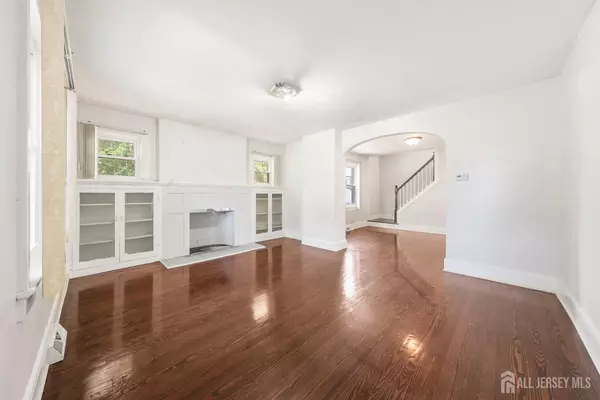 Manville, NJ 08835,145 S 9th AVE