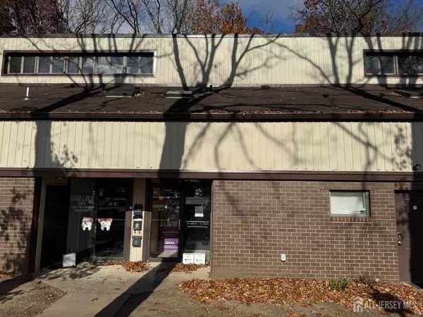 7 Brunswick Woods DR, East Brunswick, NJ 08816