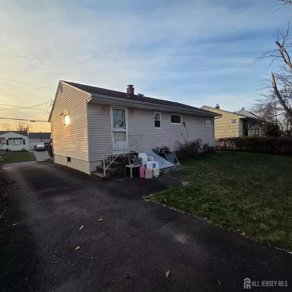 Edison, NJ 08817,9 Gates PL