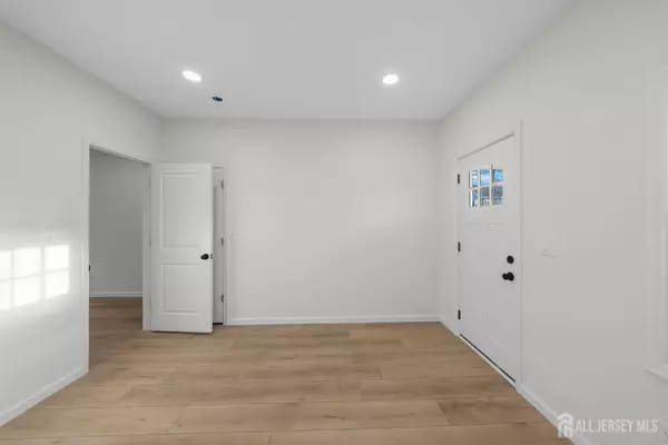 33 Obert ST, South River, NJ 08882