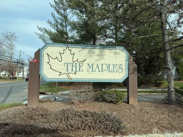 405 Maplecrest RD, Edison, NJ 08820